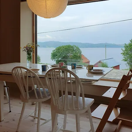 Architect-designed With Nearby 別荘 Lensvik