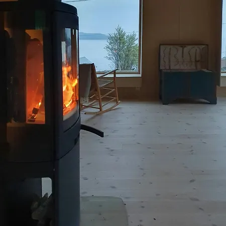 Architect-designed With Nearby Holiday home
